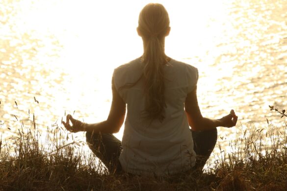 Discover Tranquility: Exploring the Top Benefits of Meditation Yoga Retreats